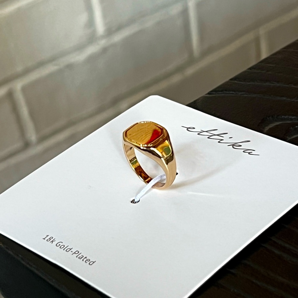 18K GOLD PLATED SIGNET RING - Picture 2 of 4